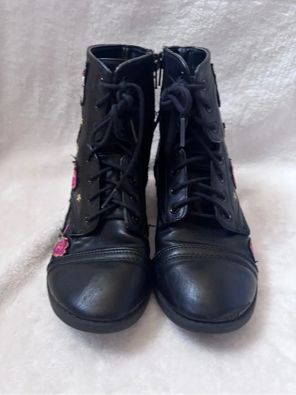 Steve Madden Girls Black Combat Boots Floral Butterfly Embroidered Size 3